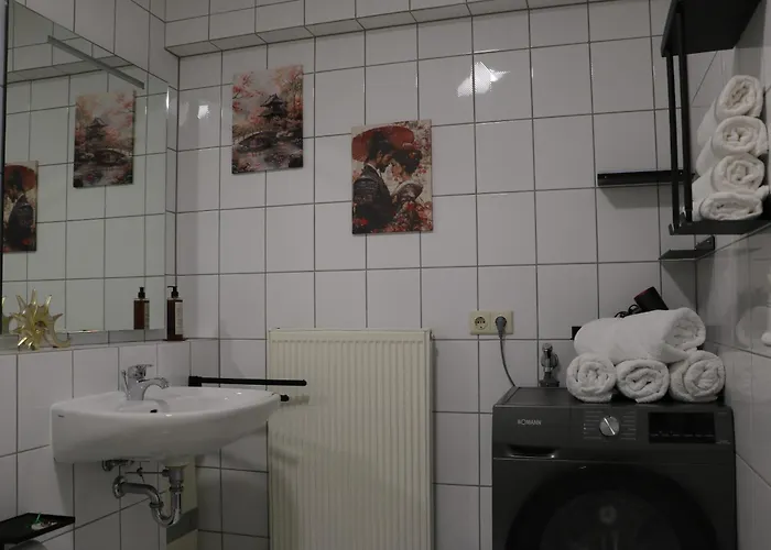 Neu Executive Stay 90M2 Balkon Lift Zentral Parkplatz Bad Lippspringe